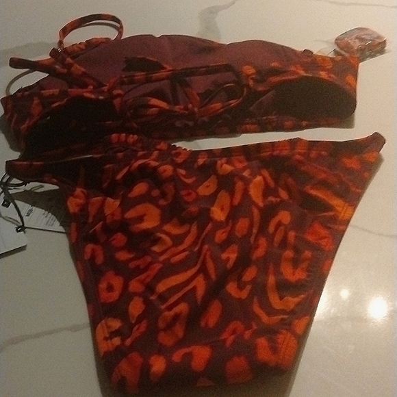 Shade & Shore M (8-10) One Shoulder Top and Cheeky Bikini Bottom orange/burgundy - Picture 6 of 6